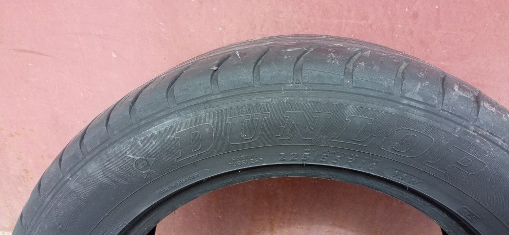 Продавам 4 бр. гуми Dunlop 225/55/16