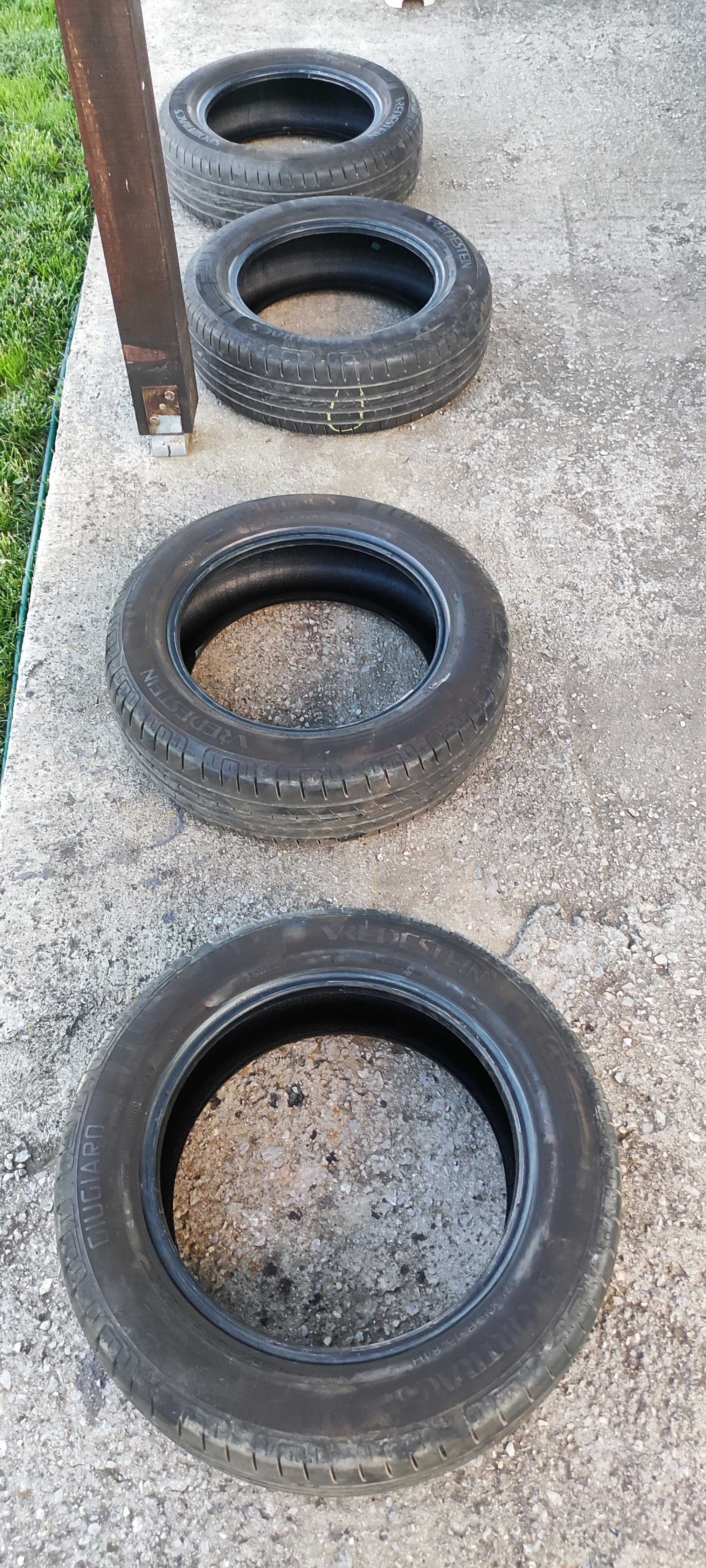 Vredestein Sportrack 5 размер R15 - 175/65/15 84H с дълбок грайфер.