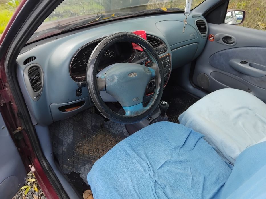 Продавам 2бр       Форд феста 14 бензин