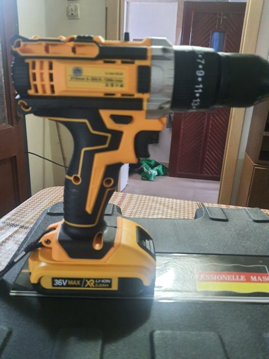 Rotopercutor cu 2 acumulatori