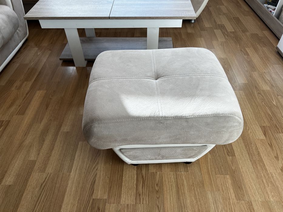 Диван, фотьойл, табуретка и холна маса