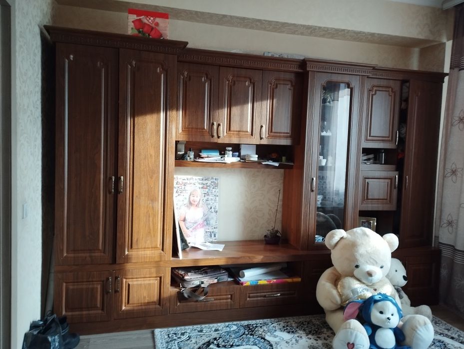 Стена сатылады. Бір стенаны толық алып тұр