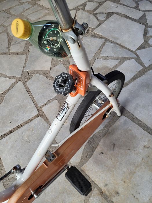 Продавам 2 бр фитнес уреди, велоергометър