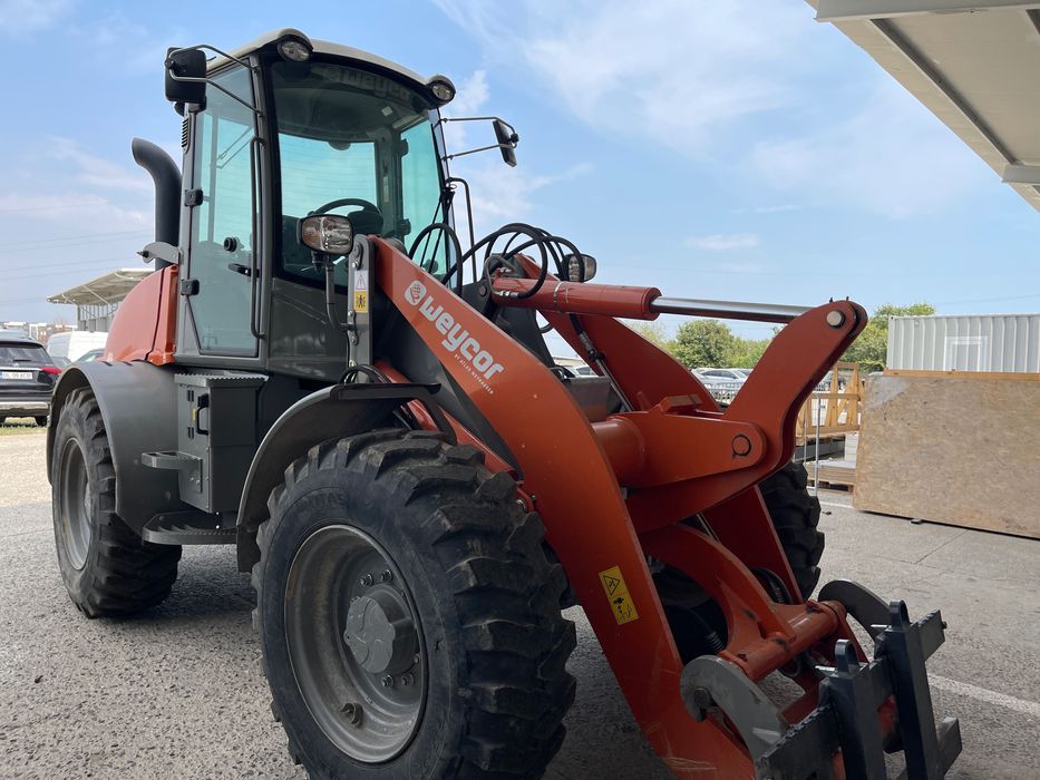 Închiriez Încărcător Weycor AR560 – fără operator / combustibil