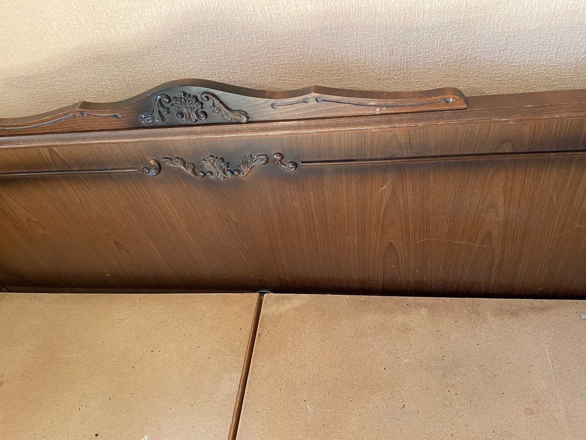 Продам двуспальную кровать, Польша, ширина 160 см, деревянная