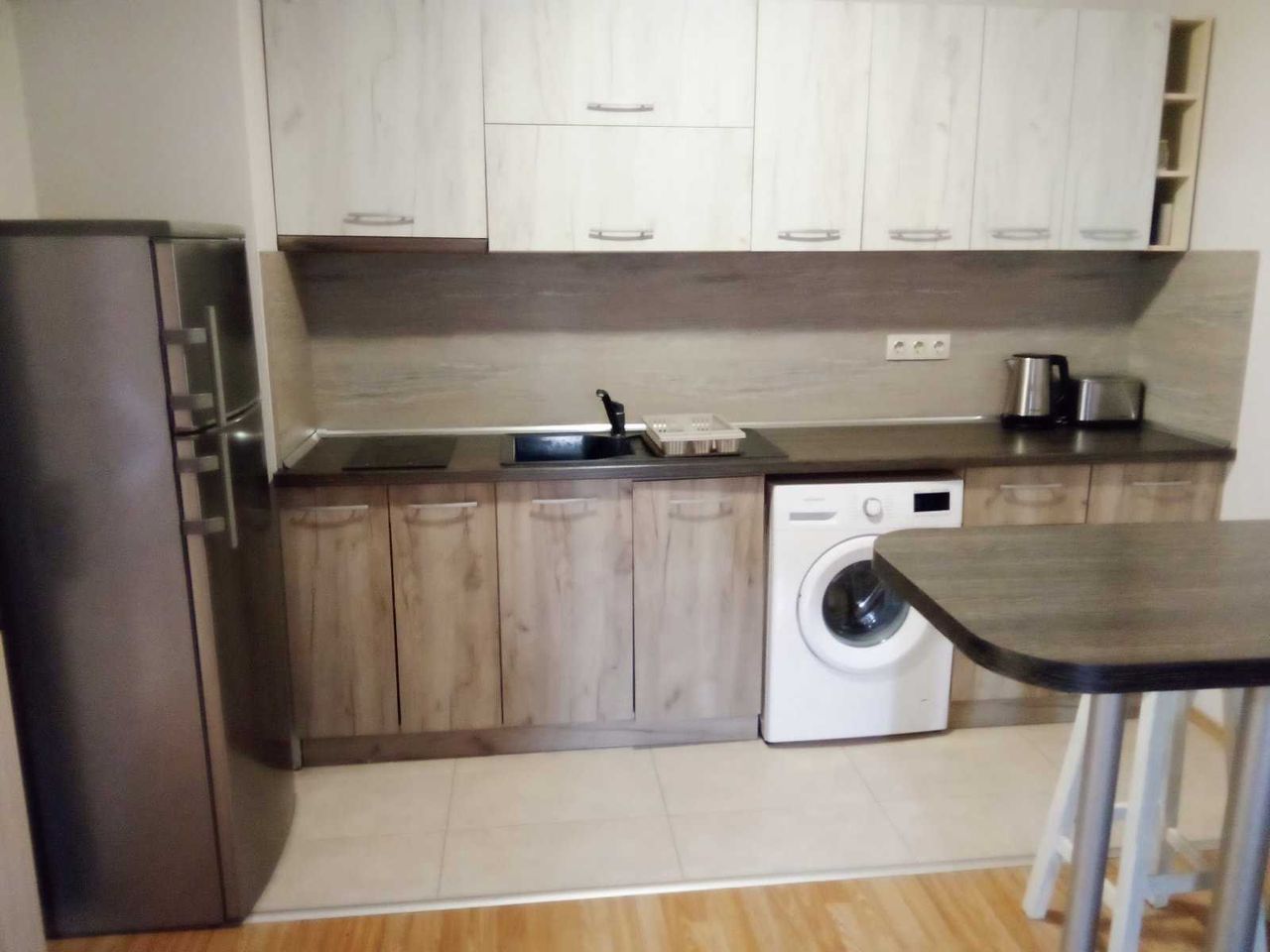 Дава се под наем Двустаен апартамент в Бургас, Сарафово - 70 кв.м за 204 € - Снимка #4