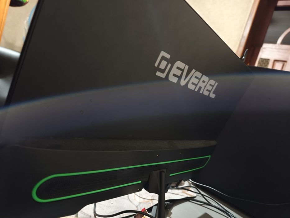 Monitor igrovoy sotiladi