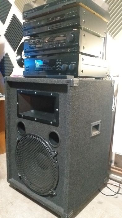 Linie audio Kenwood telecomanda si boxe