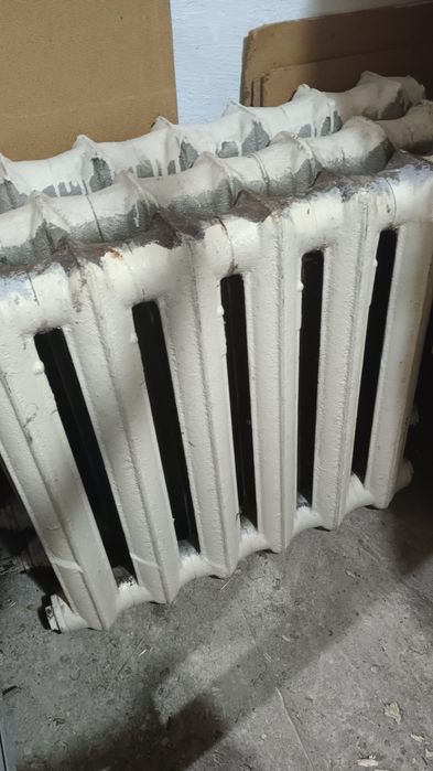 Продам батареи чугун б/у