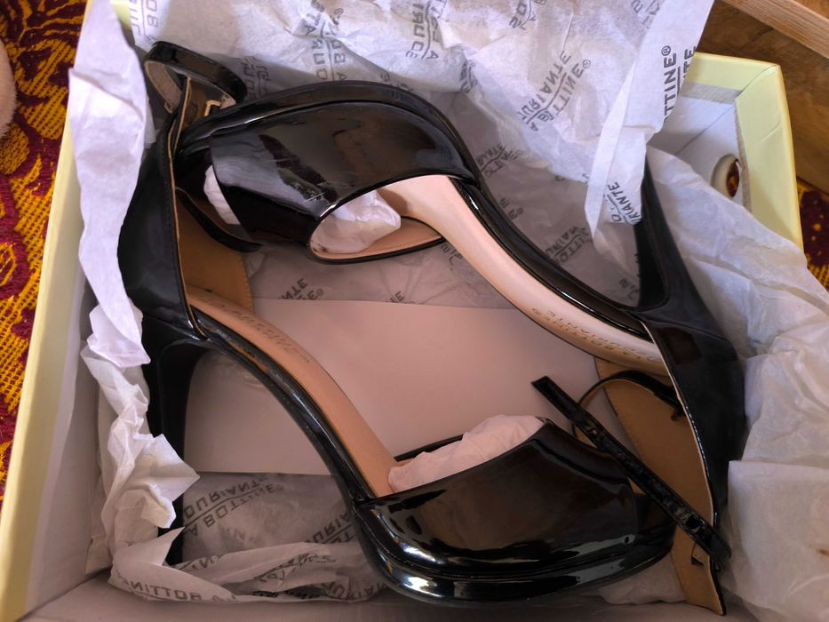 Елегантни обувки с висок ток