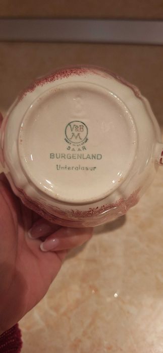 Ваза  или декороция  и малка сосиера