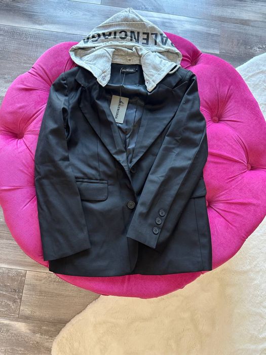 Дамско сако баленсиага