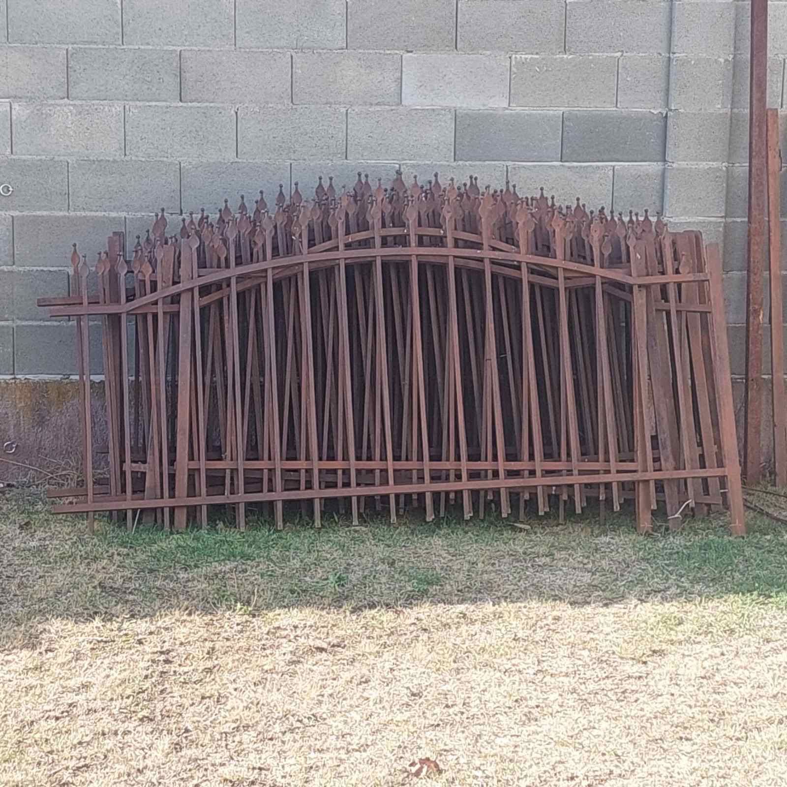 Продавам ограда от ковано желязо