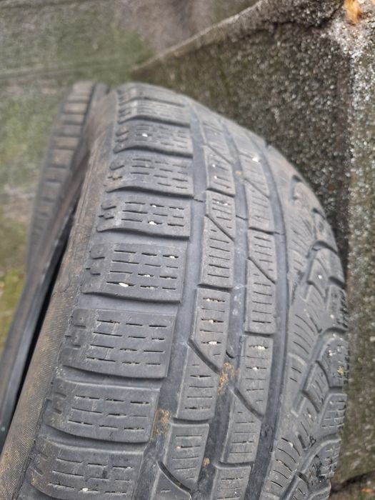 Гуми Pireli 225 55 16 нов внос зимни идеални за отзад