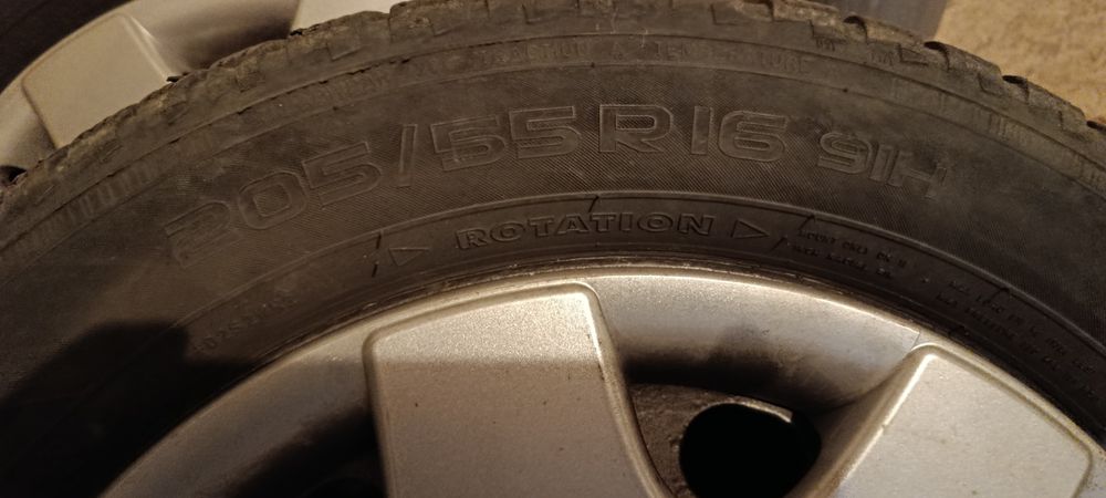 Vând genți 5x112 r 16 de tablă cu anvelope și capace