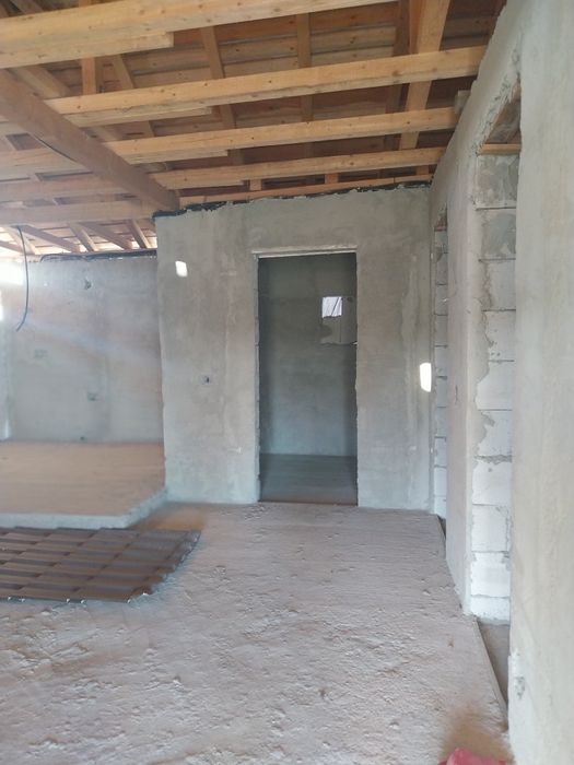 Vand teren 2000mp cu casa la gri