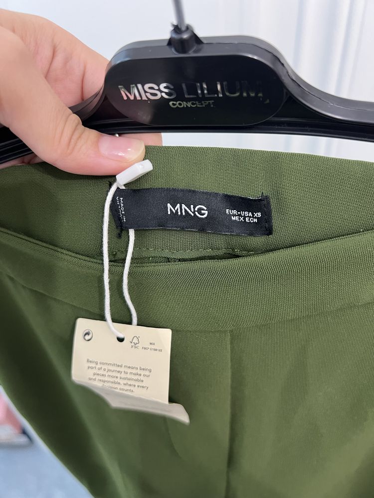 Брюки от MANGO  размер xs-s