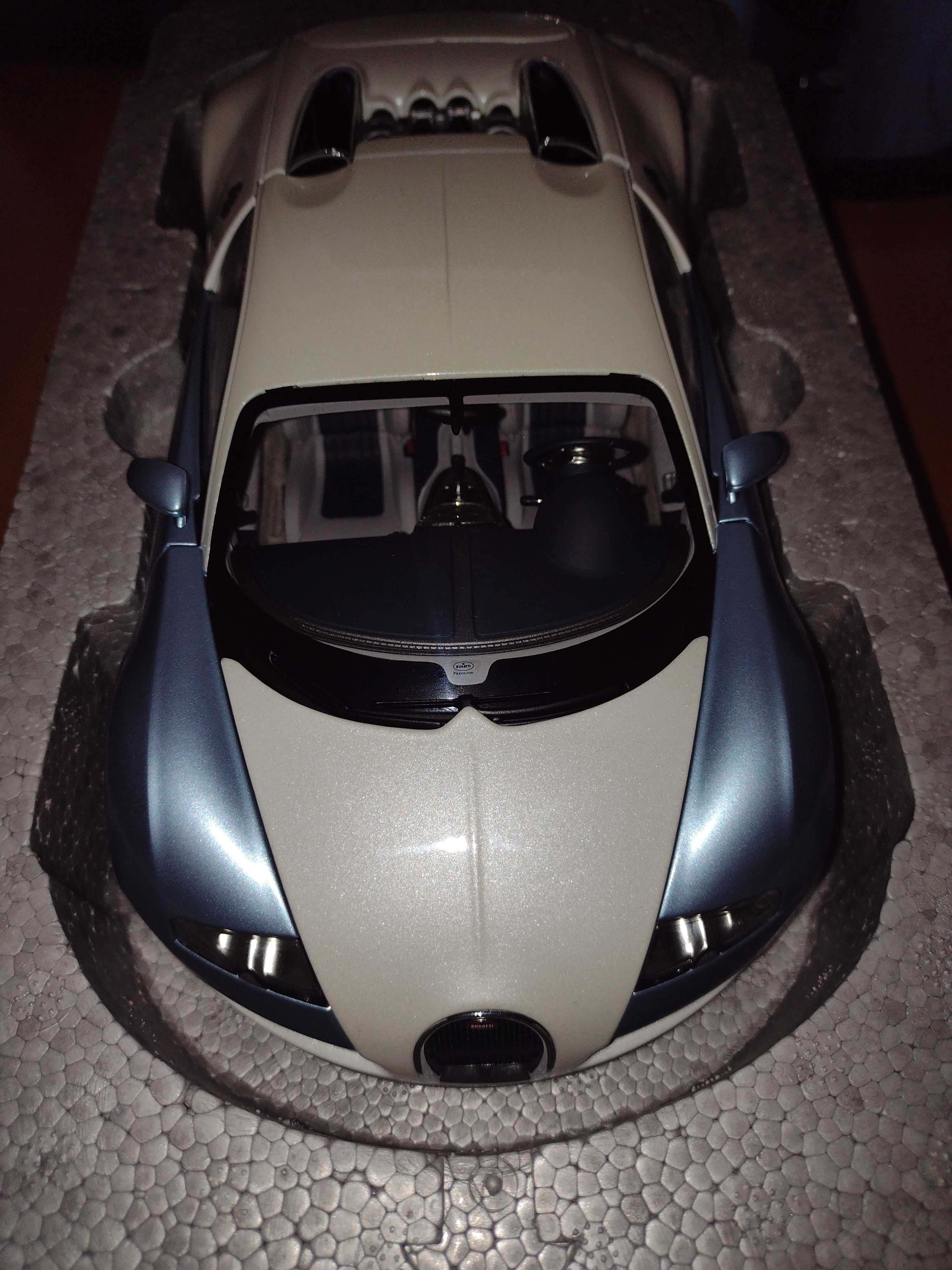 Machetă AUTOart . 1:18 .Bugatti Veyron  ,  Porsche. Produse Noi