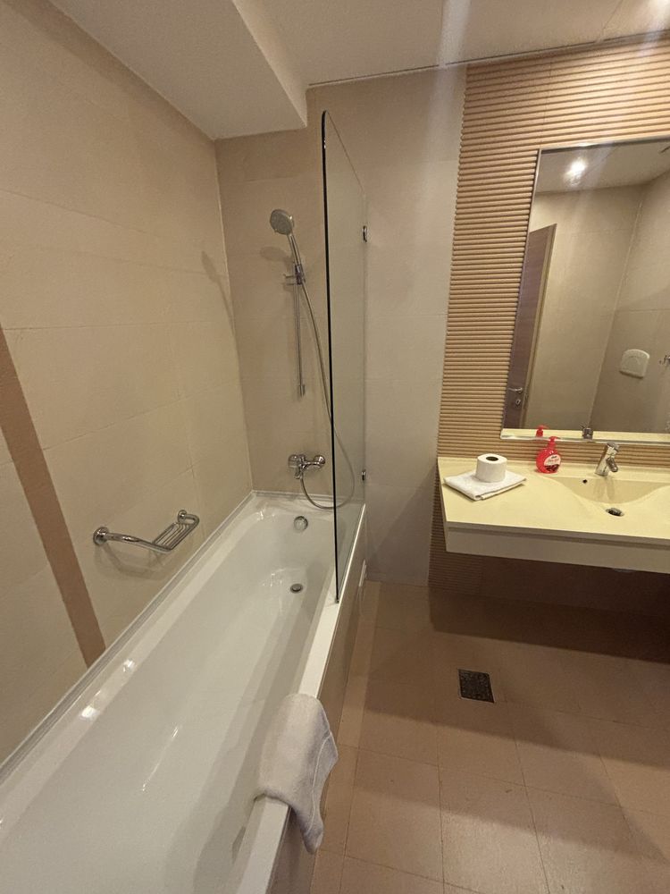 Inchiriez garsoniera ,regim hotelier