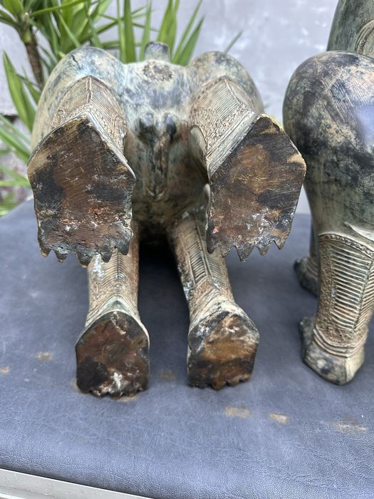 Pereche de lei antici thailandezi din bronz