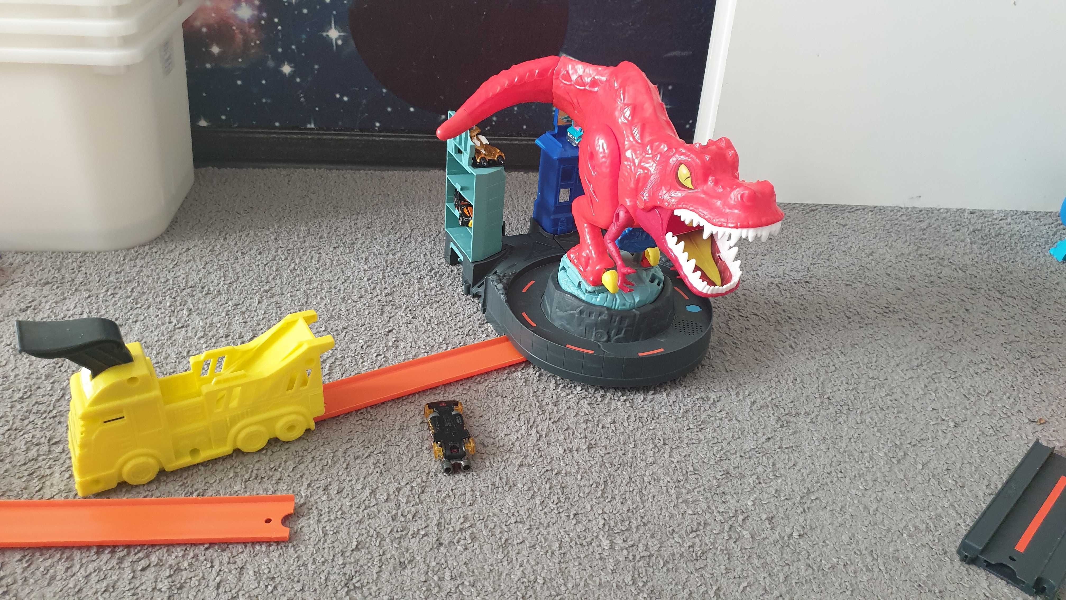 Hot Wheels Pista T-Rex Rampage