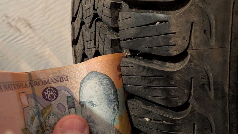 Vând Anvelope Iarnă DEBICA FRIGO 2 – 195/55 R16 – DOT 4122