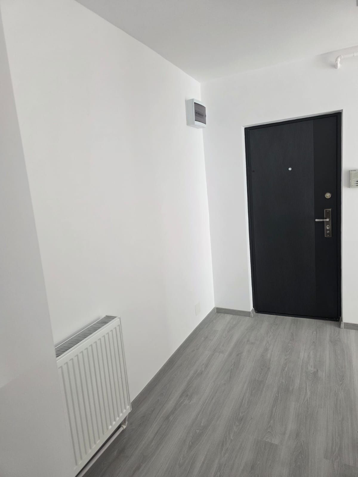 Apartament 2 camere,decomandat,complet renovat,centrala proprie
