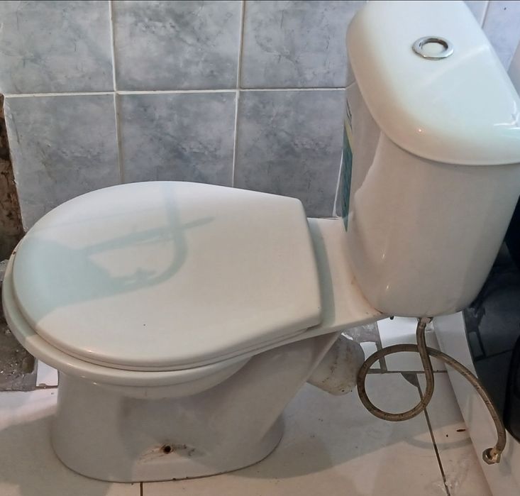 Унитаз продам хорошем состоянии