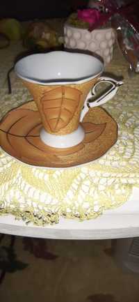 Порцеланова чашка за кафе с чинийка
