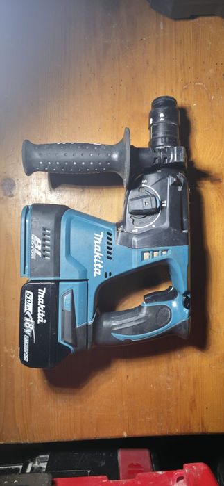Rotopercutor makita dhr243 + baterie 5 amperi