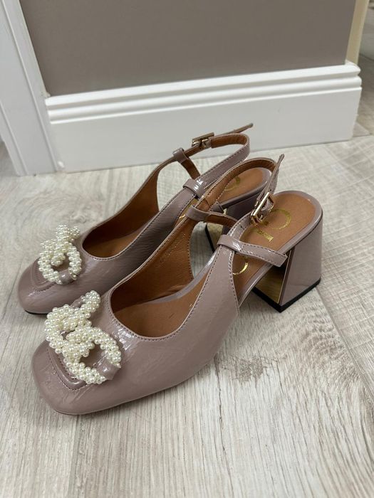 НОВАЯ женская обувь  38