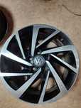 диски легкосплавные R 17 7Jx17H2 ET 40 5X112 . Стояли на Тигуане . 
12