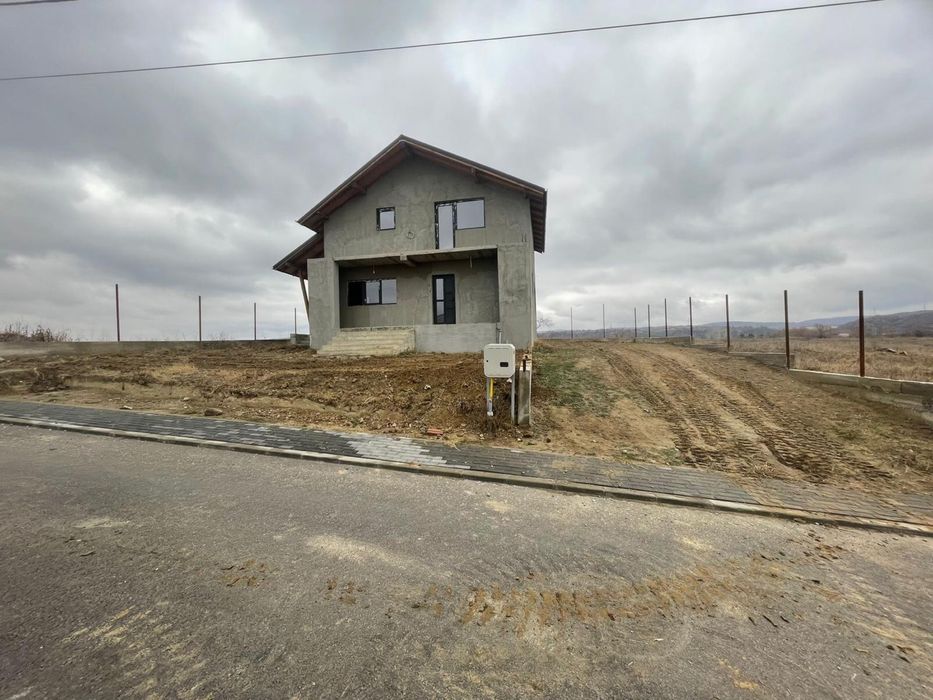 O Casa de vanzare Simian