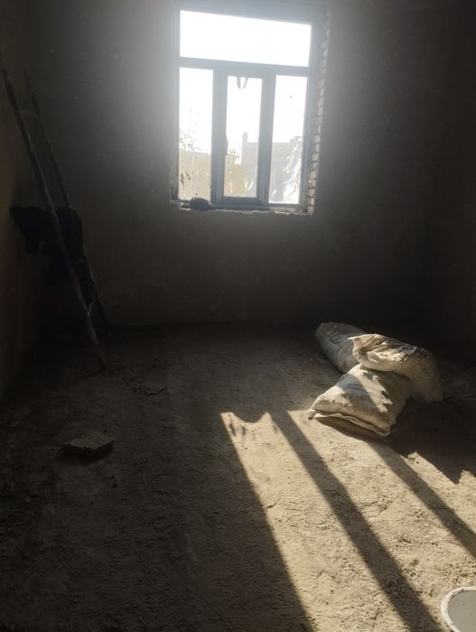 Хива шахри лакка жой Полвон еп ва Масжид олдида 2 ва 3 хонали квартира