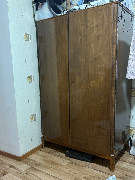 Мебель, шкаф из дерева