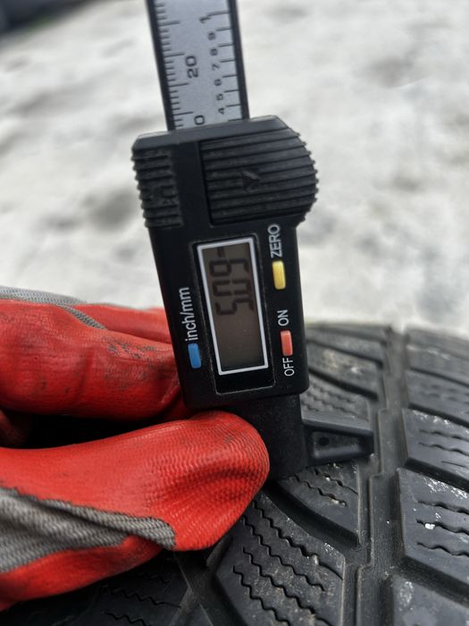 2бр Зимни гуми Dunlop 235/55R17