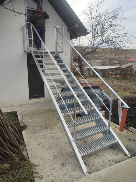 Vindem scări zincate ISU