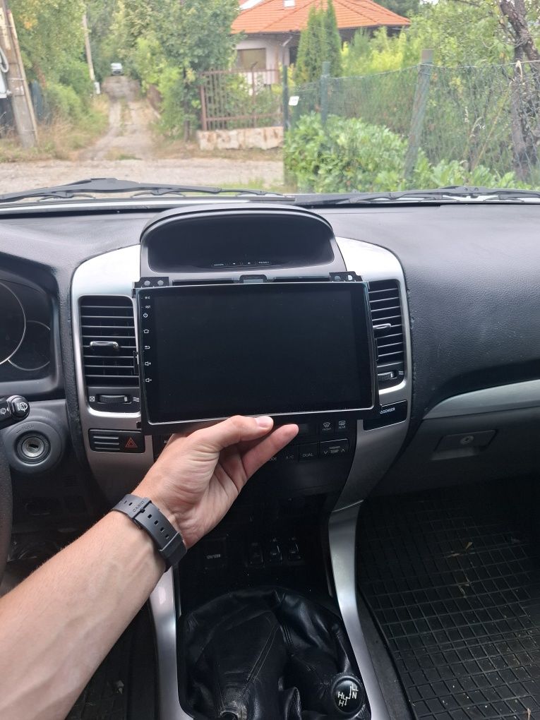Андроид екран мултимедия за Тoyota Land Cruiser