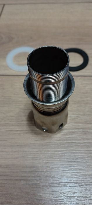 Sistem fixare baterie chiuveta, Nou !