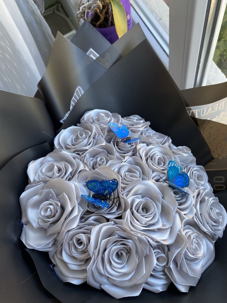 Buchet trandafiri fin satin ( trandafiri eterni )