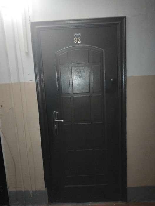 Продам входную дверь