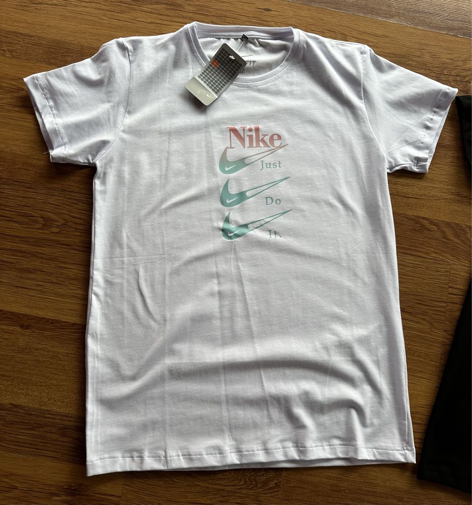 Мъжка,памучна тениска Nike Just Do It в бяло и черно