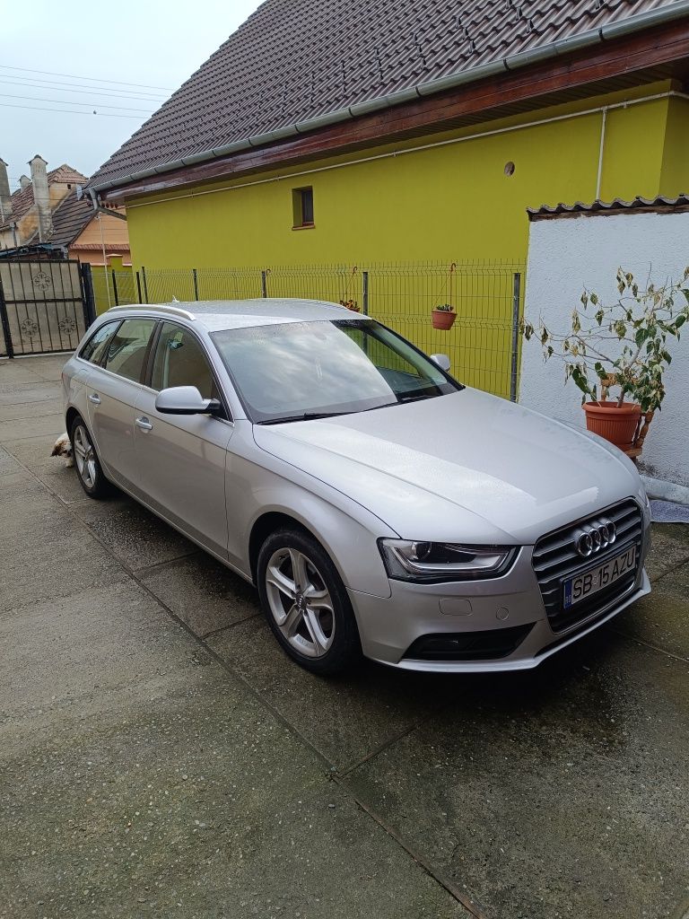 Vând Audi A4 2014