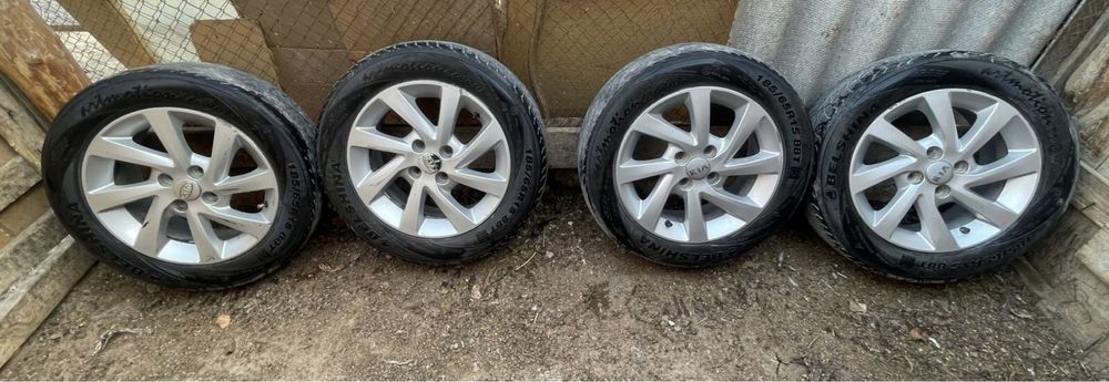 Покричка с дисками продается в хорошей сост земный