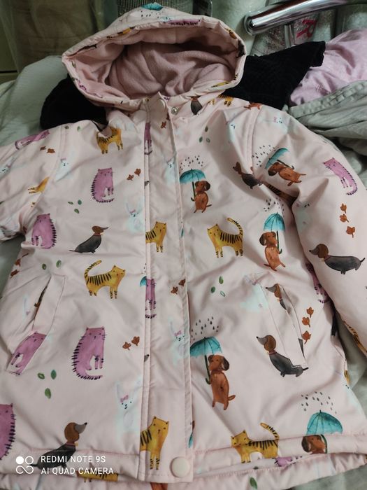 Продам не дорого курточку на девочку