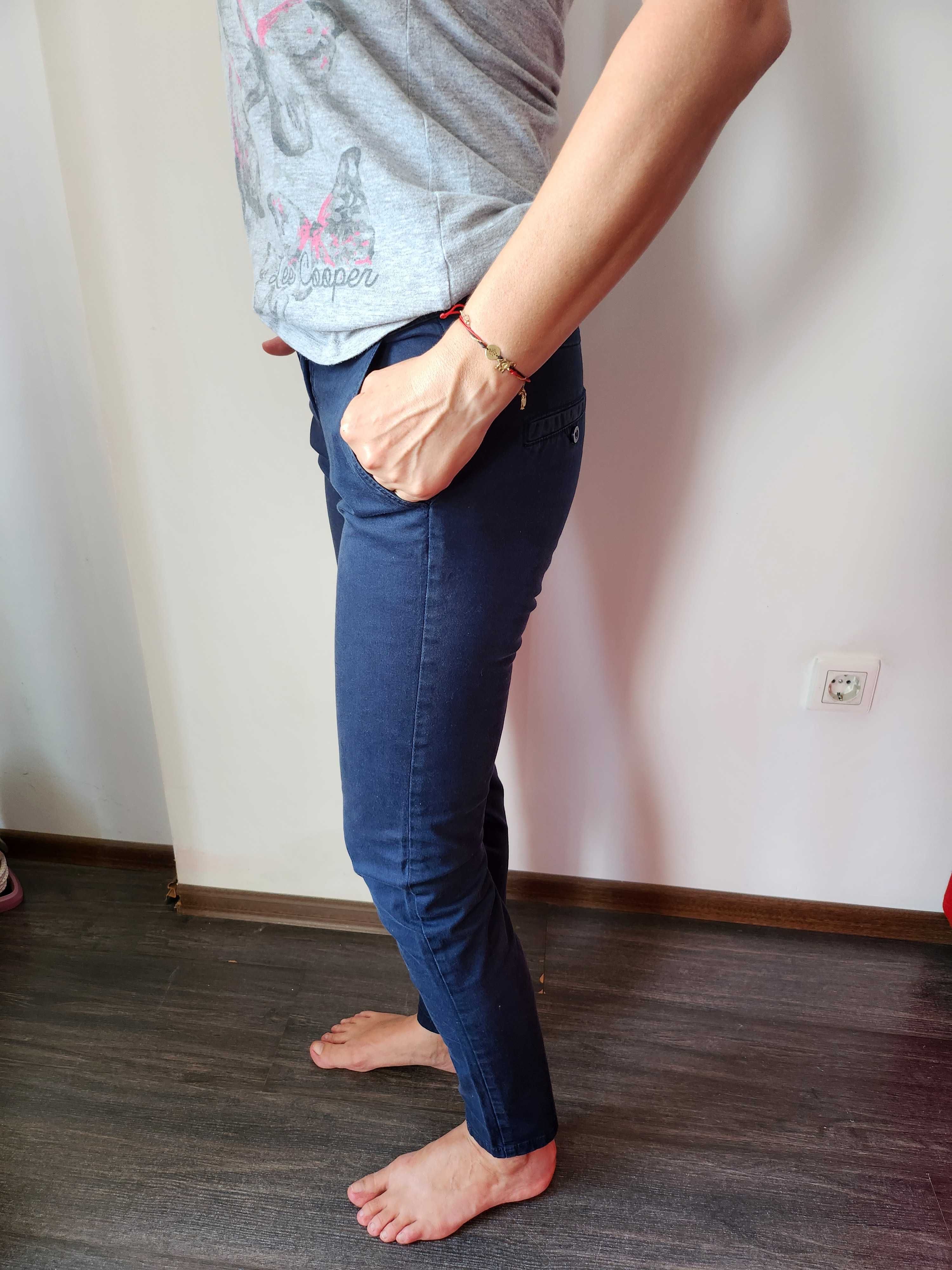 Pantaloni bleaumarin Pull&Bear