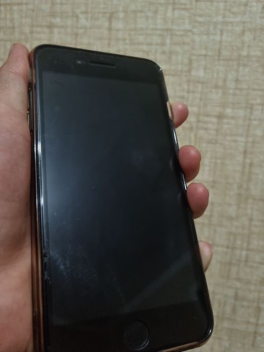 Iphone 7 plus 128gb ekran sinmagan bu zashitka