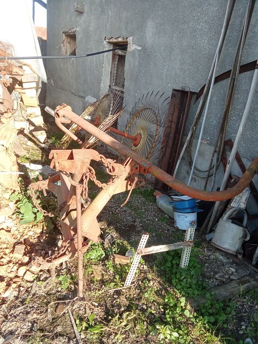 Utilaje agricole ,: plug ,disc ,cositoare rotativă , greblă , tractor