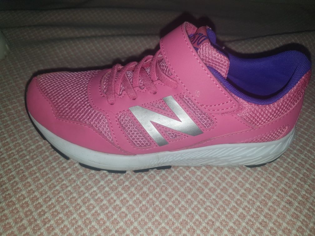 Adidași New Balance marimea 35