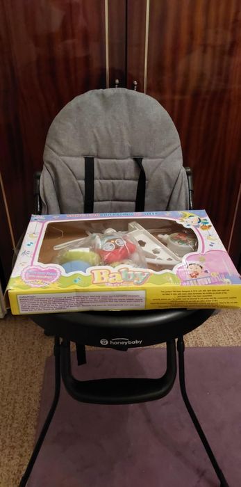 Стол за хранене + подарък музикална въртележка